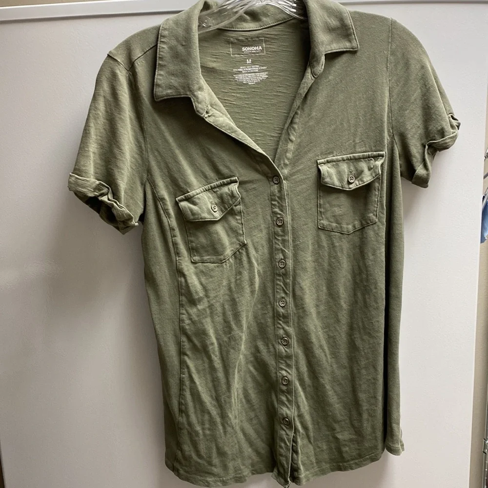 Button down top - Picture 6 of 10